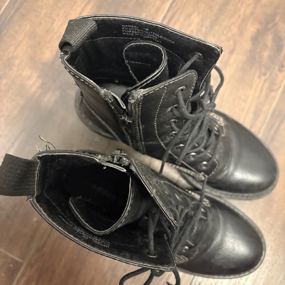 Boots - Picture 2 of 4